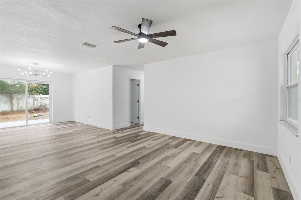 Image 20 of property listing at 6680 99TH AVENUE N, Pinellas Park, FL 33782