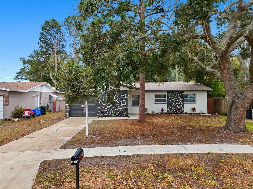 Image 27 of property listing at 6680 99TH AVENUE N, Pinellas Park, FL 33782