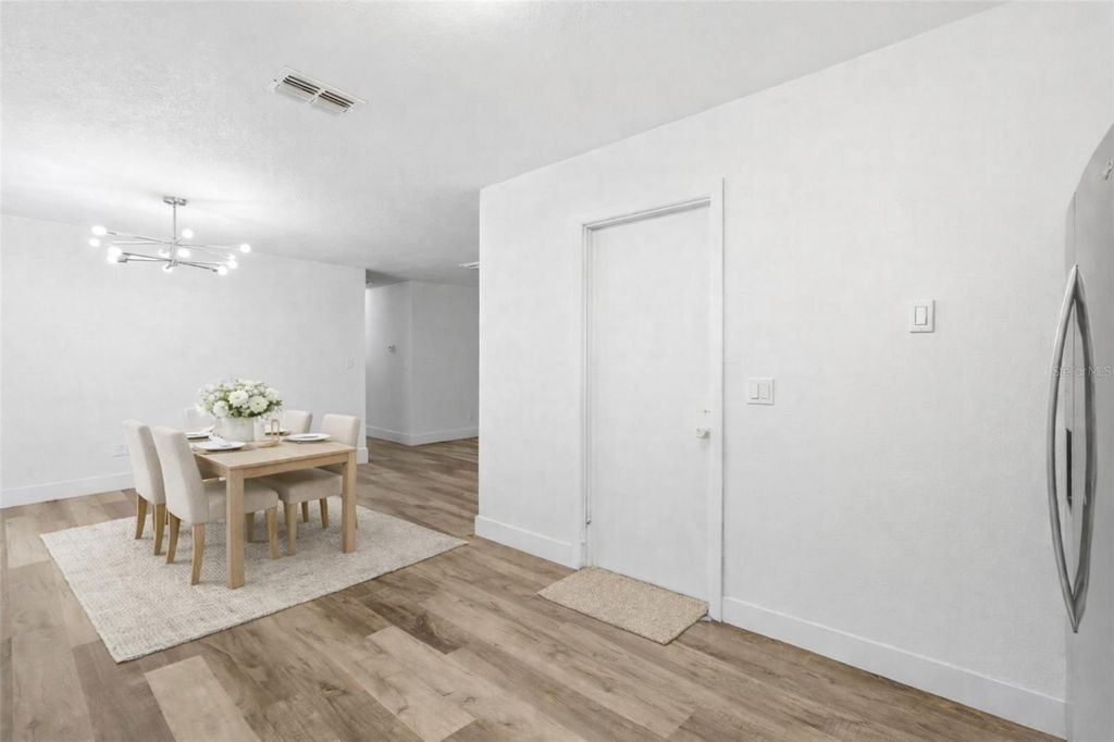 Image 5 of property listing at 6680 99TH AVENUE N, Pinellas Park, FL 33782