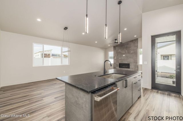 11506 N Clapton Ln, Rathdrum, ID 83858