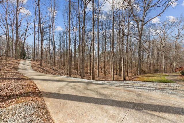 176 River Ridge Drive, Pendergrass, GA 30567