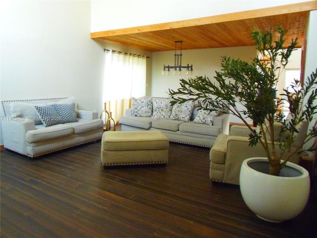 2608 NW 79th Ave, Margate, FL 33063