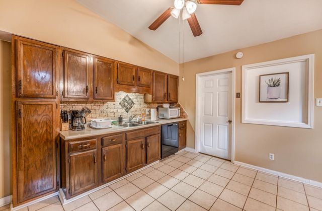 3661 MCCORKLE RD, Memphis, TN 38116