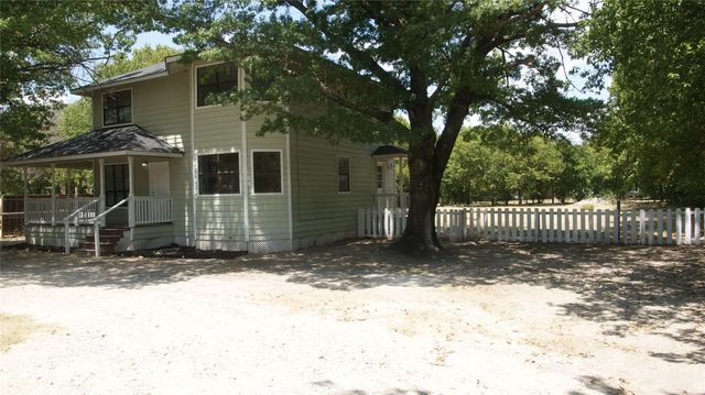 207 Spring Branch Drive, Red Oak, TX 75154