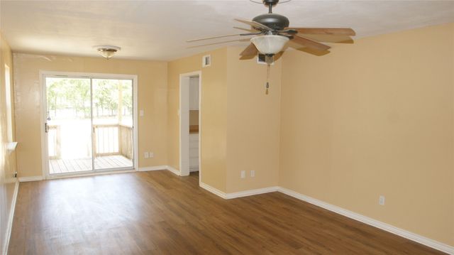 207 Spring Branch Drive, Red Oak, TX 75154
