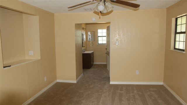 207 Spring Branch Drive, Red Oak, TX 75154