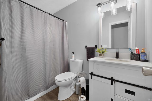 9566 Rabbit Run Drive, Newburgh, IN 47630