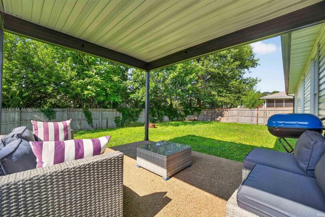 9566 Rabbit Run Drive, Newburgh, IN 47630