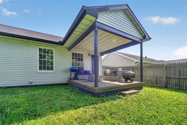 9566 Rabbit Run Drive, Newburgh, IN 47630