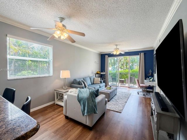 26 Royal Palm Way 201, Boca Raton, FL 33432