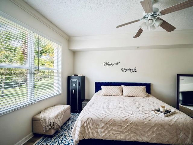 26 Royal Palm Way 201, Boca Raton, FL 33432