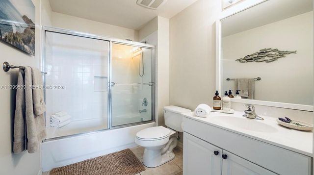 26 Royal Palm Way 201, Boca Raton, FL 33432