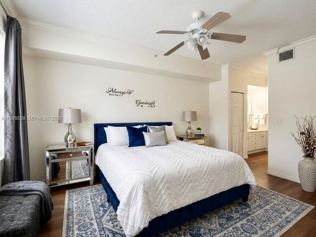 26 Royal Palm Way 201, Boca Raton, FL 33432