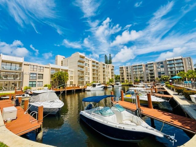 26 Royal Palm Way 201, Boca Raton, FL 33432