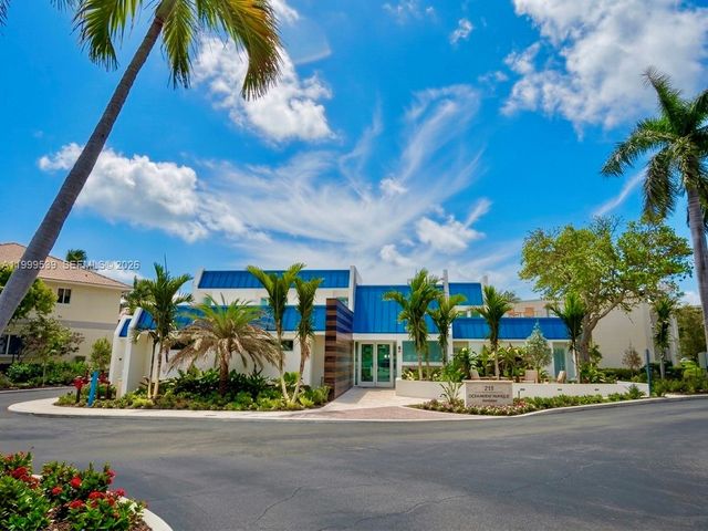 26 Royal Palm Way 201, Boca Raton, FL 33432