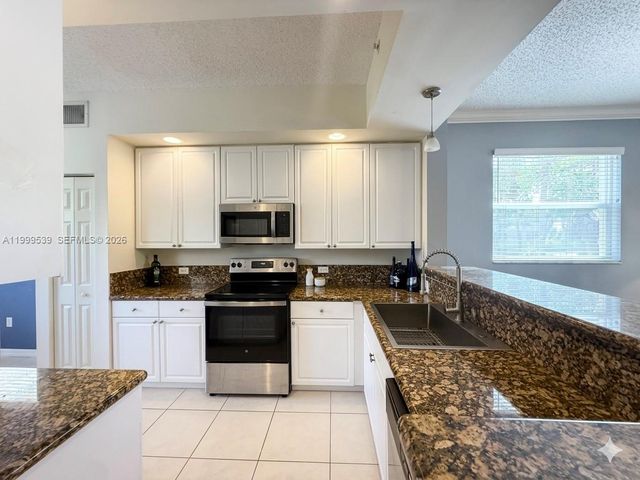 26 Royal Palm Way 201, Boca Raton, FL 33432