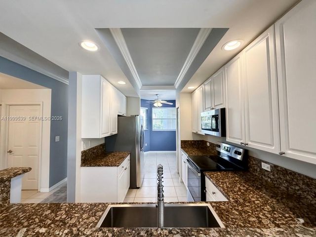 26 Royal Palm Way 201, Boca Raton, FL 33432