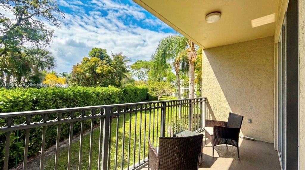 26 Royal Palm Way 201, Boca Raton, FL 33432