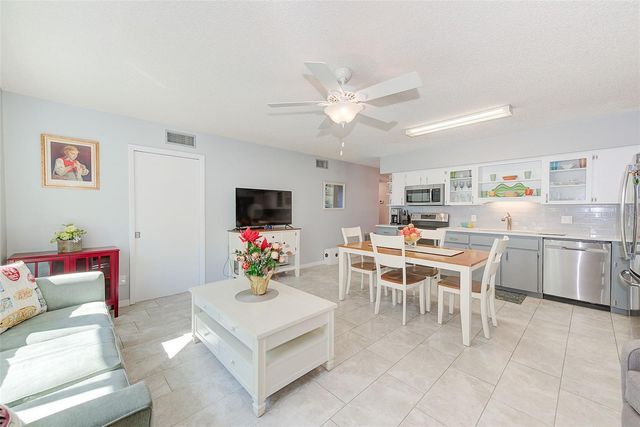 2229 AMERICUS BOULEVARD W 25, Clearwater, FL 33763