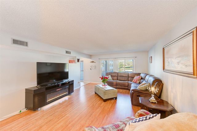 2229 AMERICUS BOULEVARD W 25, Clearwater, FL 33763