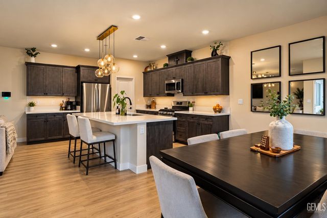 7502 Koyuk River Street, Bakersfield, CA 93311