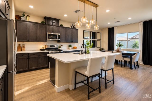 7502 Koyuk River Street, Bakersfield, CA 93311