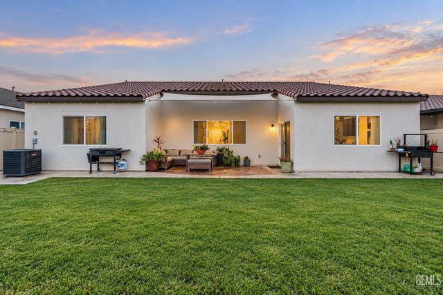 7502 Koyuk River Street, Bakersfield, CA 93311