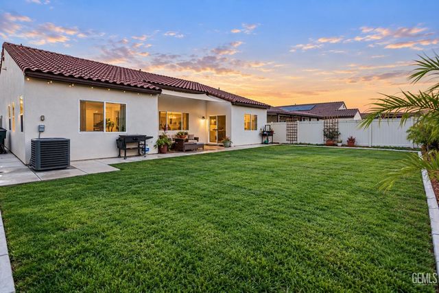7502 Koyuk River Street, Bakersfield, CA 93311