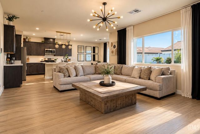 7502 Koyuk River Street, Bakersfield, CA 93311