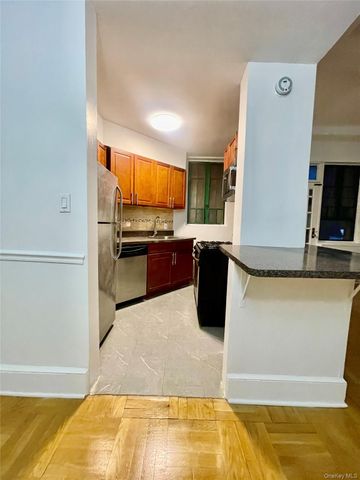 1594 Metropolitan Avenue TD, Bronx, NY 10462