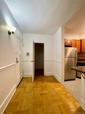 1594 Metropolitan Avenue TD, Bronx, NY 10462