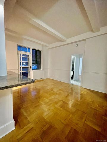 1594 Metropolitan Avenue TD, Bronx, NY 10462