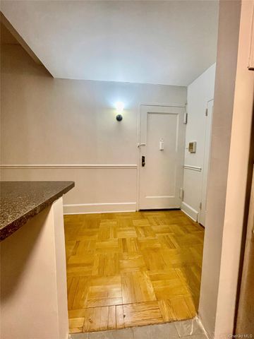 1594 Metropolitan Avenue TD, Bronx, NY 10462