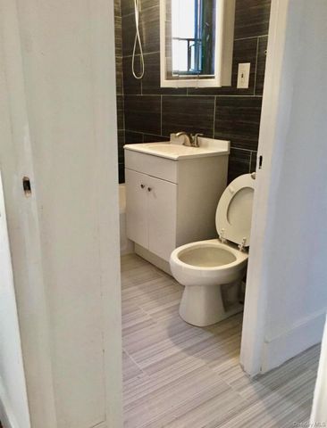 1594 Metropolitan Avenue TD, Bronx, NY 10462