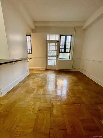 1594 Metropolitan Avenue TD, Bronx, NY 10462