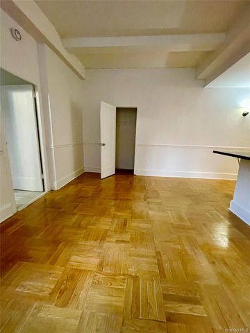 1594 Metropolitan Avenue TD, Bronx, NY 10462