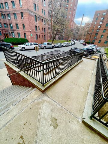 1594 Metropolitan Avenue TD, Bronx, NY 10462