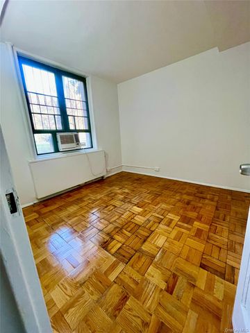 1594 Metropolitan Avenue TD, Bronx, NY 10462