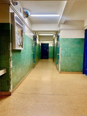 1594 Metropolitan Avenue TD, Bronx, NY 10462