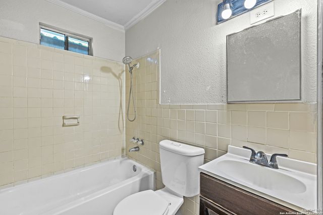 321 Huntington, San Antonio, TX 78207