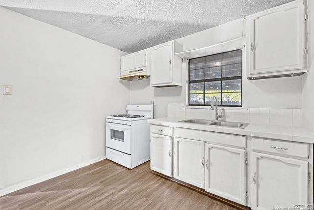 321 Huntington, San Antonio, TX 78207