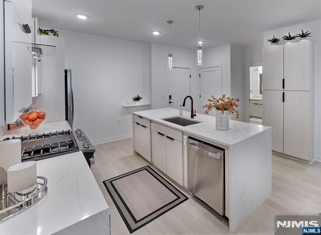 8 Tice Road 210, Franklin Lakes, NJ 07417