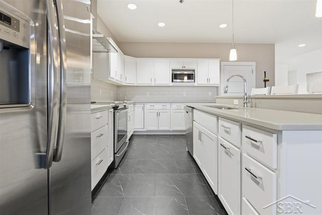 201 E Ellsworth Street 302, Midland, MI 48640