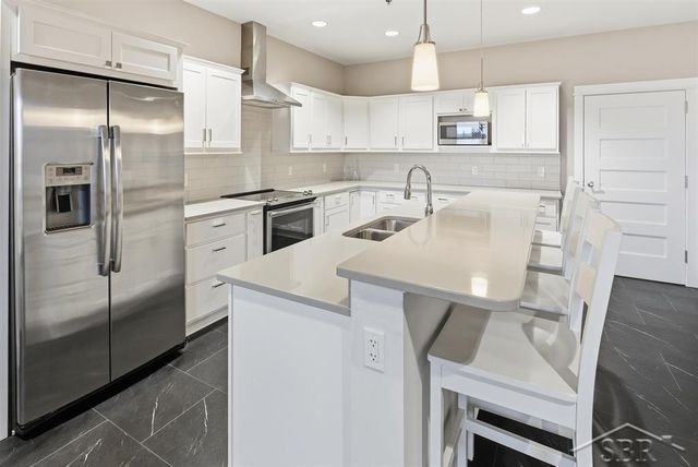 201 E Ellsworth Street 302, Midland, MI 48640