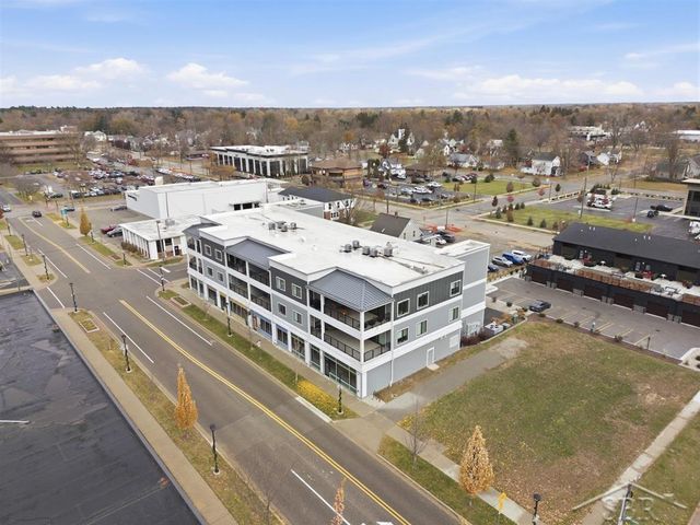 201 E Ellsworth Street 302, Midland, MI 48640