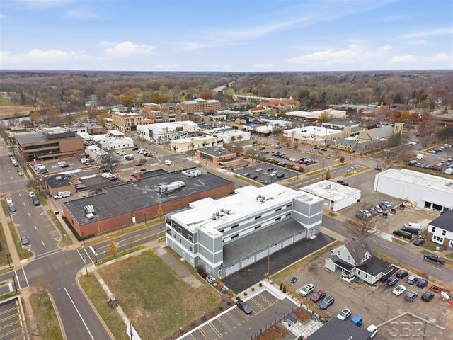201 E Ellsworth Street 302, Midland, MI 48640