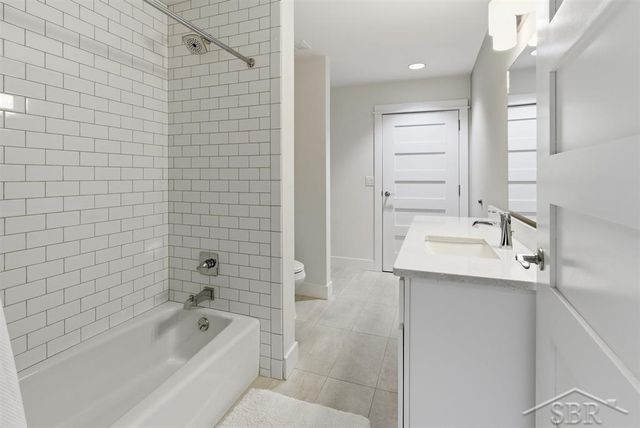 201 E Ellsworth Street 302, Midland, MI 48640
