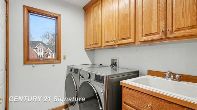 807 Scenic Drive, Midland, MI 48642
