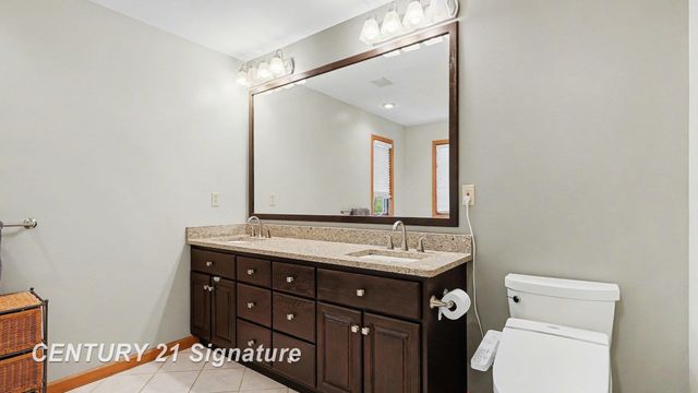 807 Scenic Drive, Midland, MI 48642