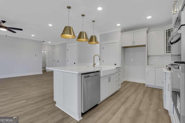 7048 Manchester Drive, Flowery Branch, GA 30542